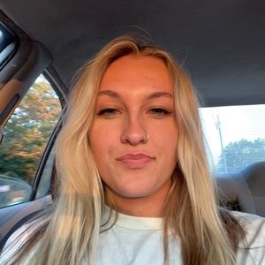 Meet your Posher, chloe